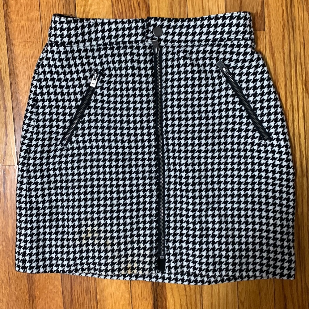 Ultra High Hollister Pattern Skirt - Size XS